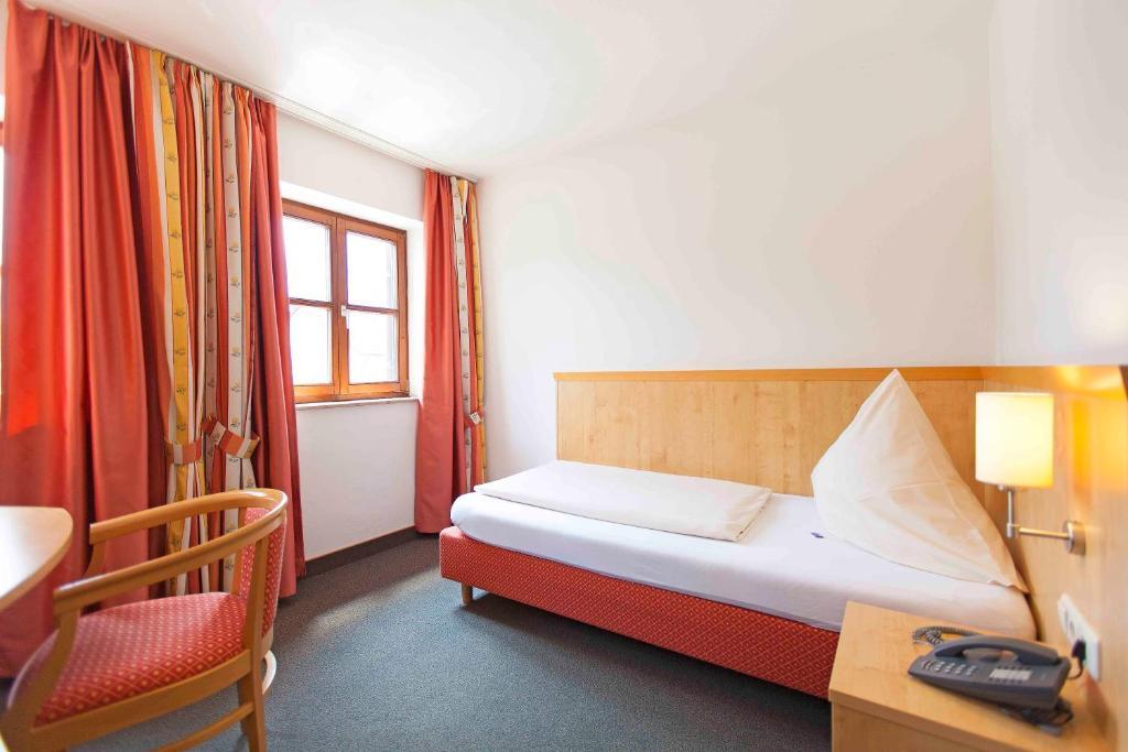 Hotel Alter Hof Vaterstetten Pokój zdjęcie
